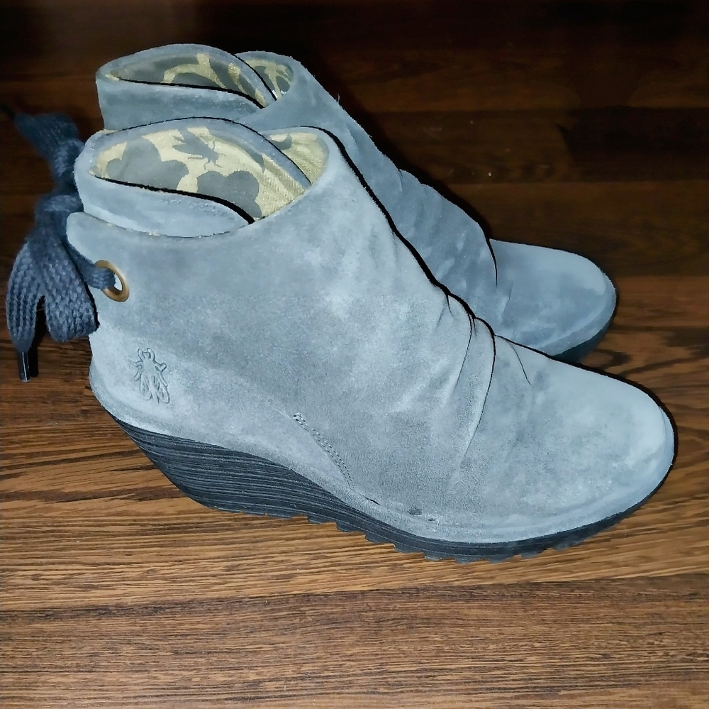 Fly London Yebi Suede Gray Boots Size 36 US Sz 6 Great Condition! - Picture 3 of 5